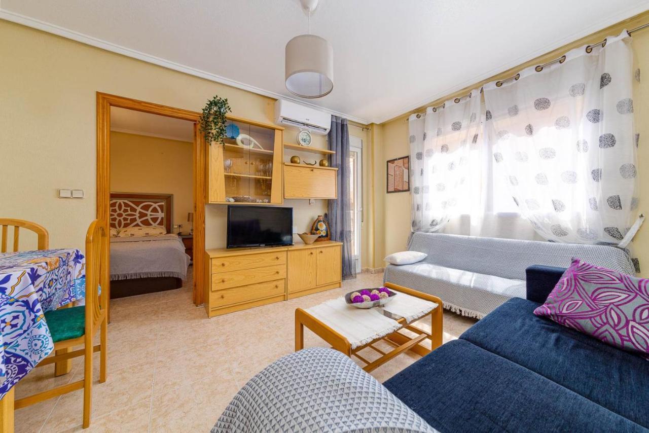 Cozy Appartment Torrevieja At Irina Eksteriør bilde