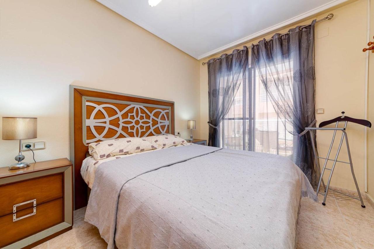 Cozy Appartment Torrevieja At Irina Eksteriør bilde