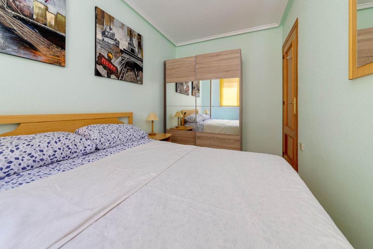 Cozy Appartment Torrevieja At Irina Eksteriør bilde