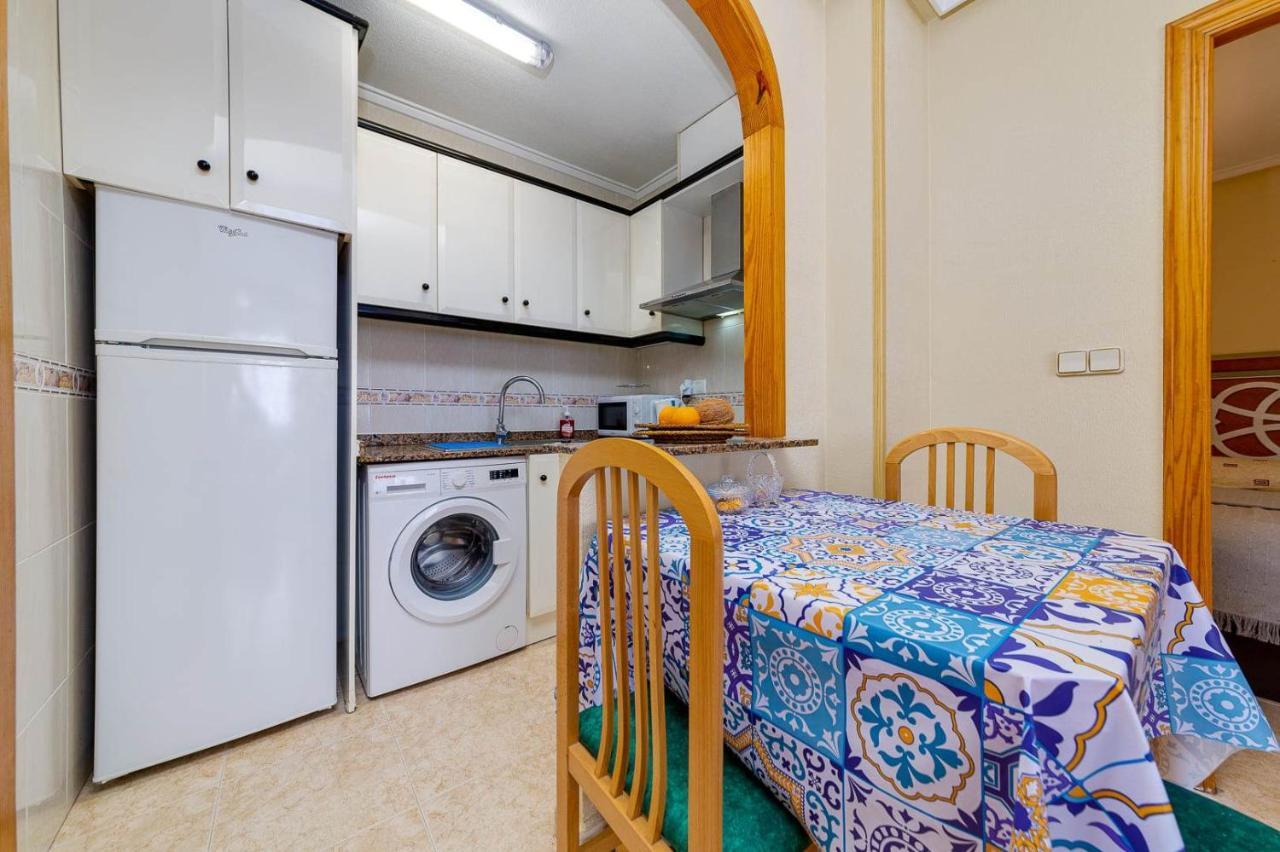 Cozy Appartment Torrevieja At Irina Eksteriør bilde