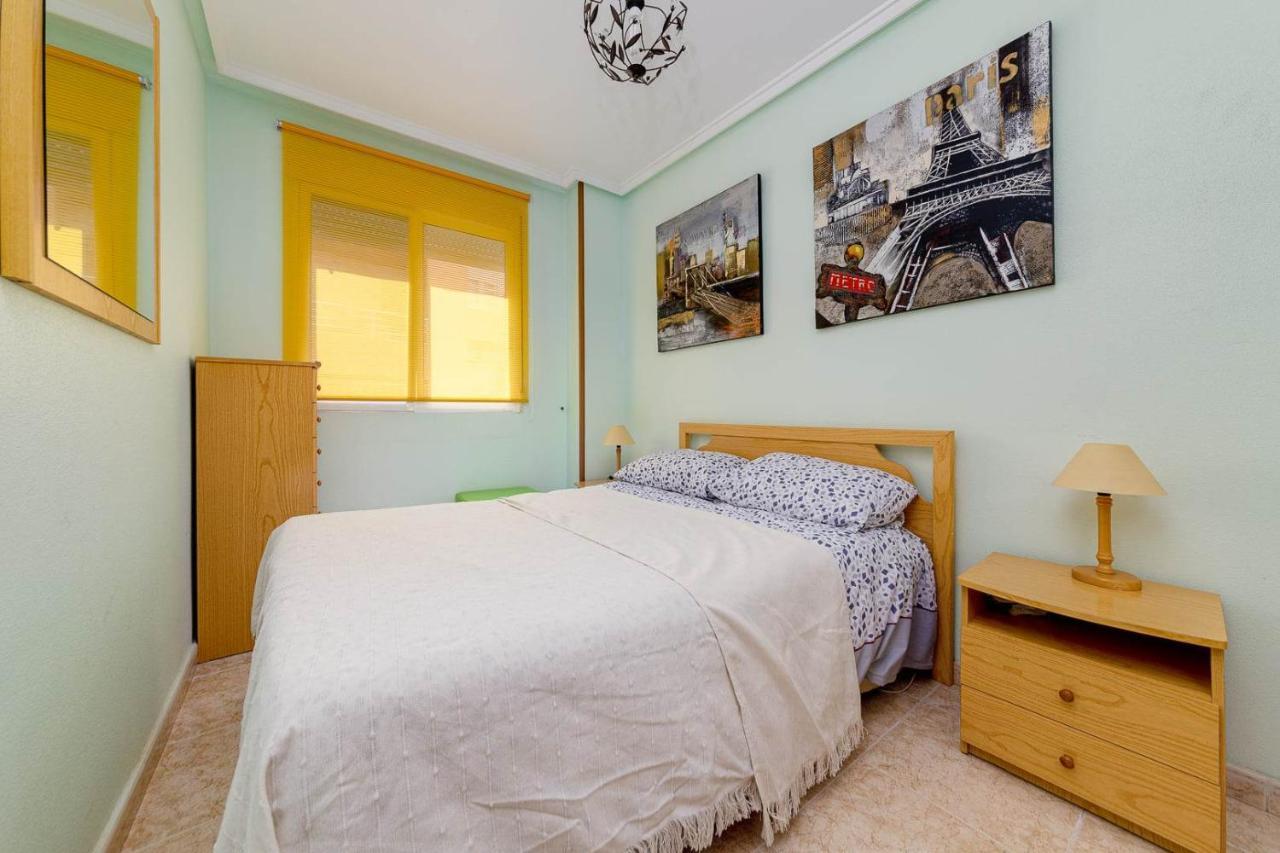 Cozy Appartment Torrevieja At Irina Eksteriør bilde