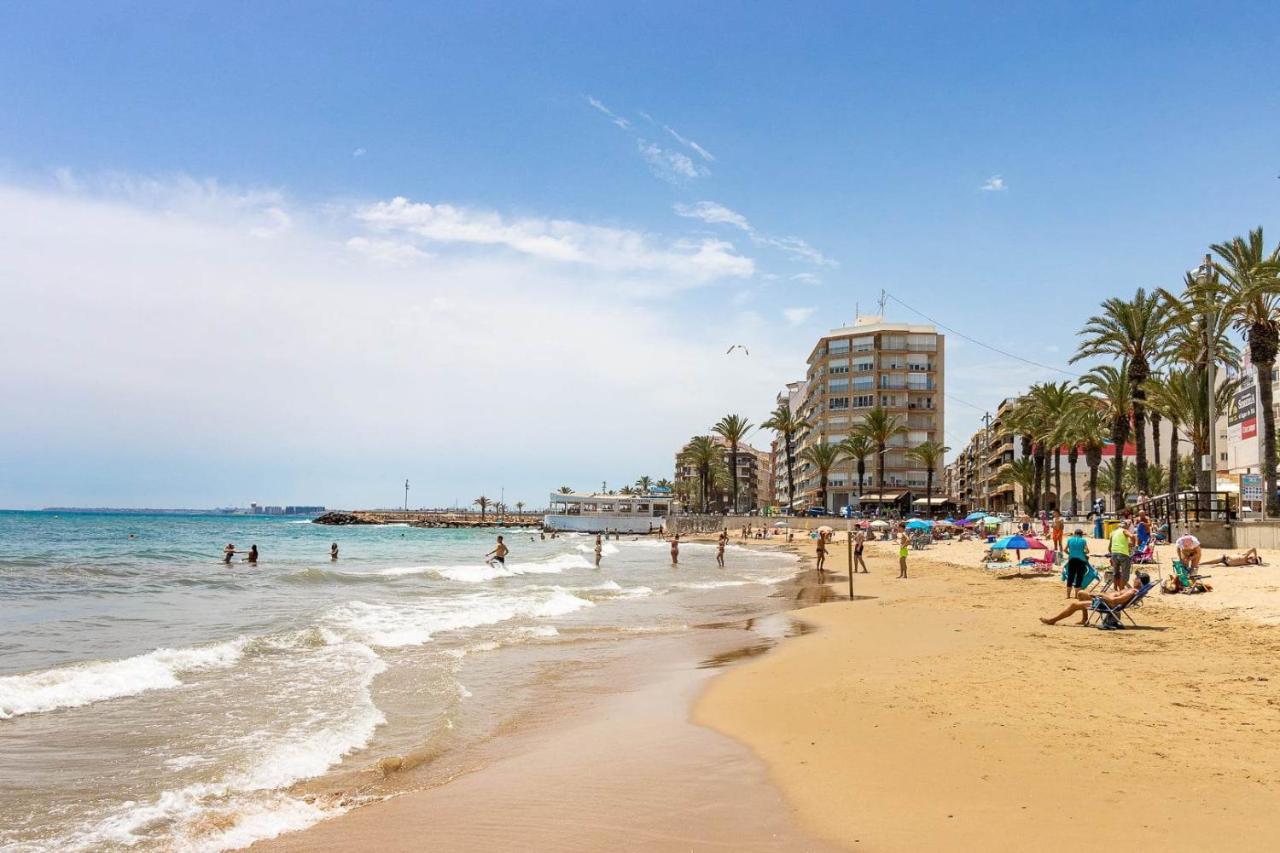 Cozy Appartment Torrevieja At Irina Eksteriør bilde