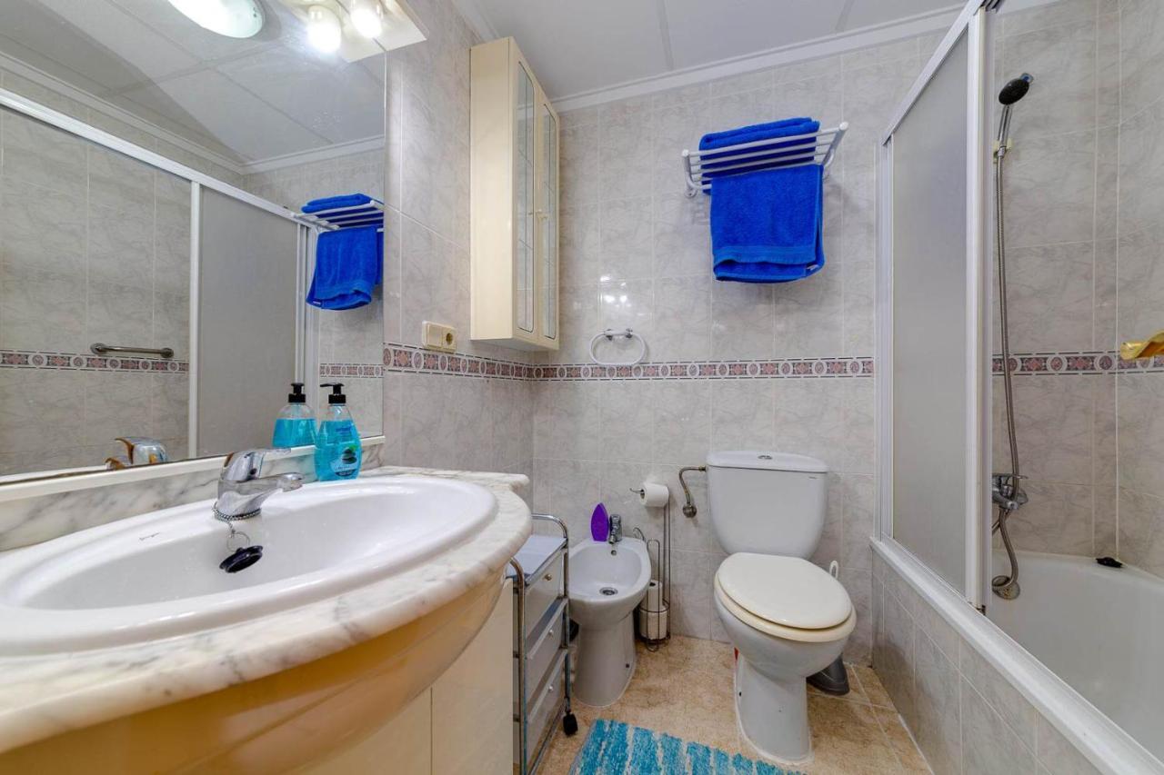 Cozy Appartment Torrevieja At Irina Eksteriør bilde