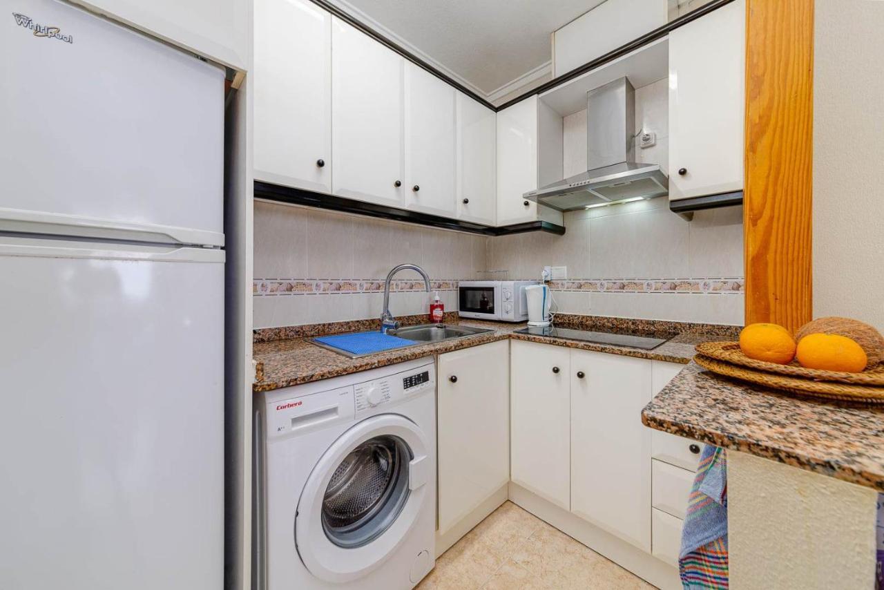 Cozy Appartment Torrevieja At Irina Eksteriør bilde
